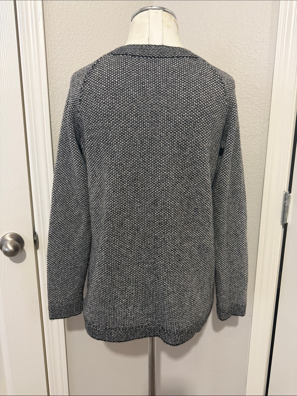 Theory 100% Cashmere Textured Marled Crewneck SweaterClassic Mid Length - Picture 4 of 7